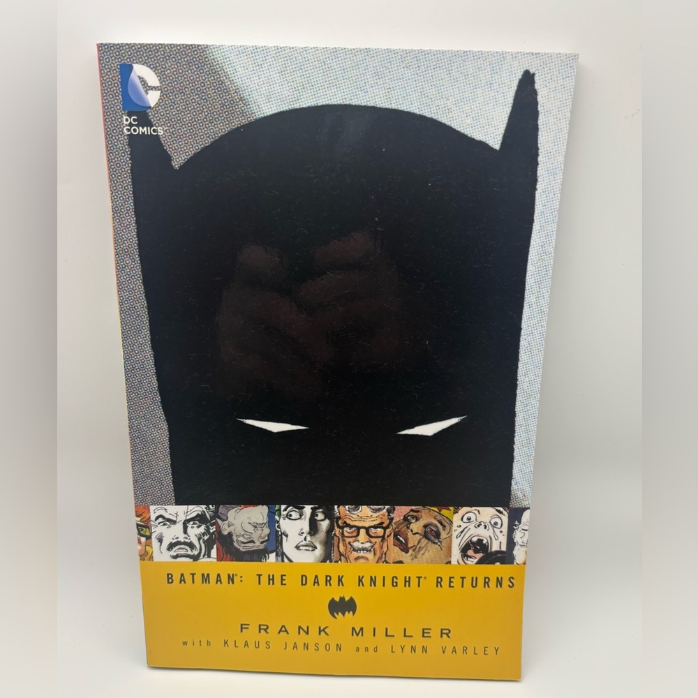 Batman The Dark Knight Returns Graphic Novel TPB Frank Miller DC Comics Classic